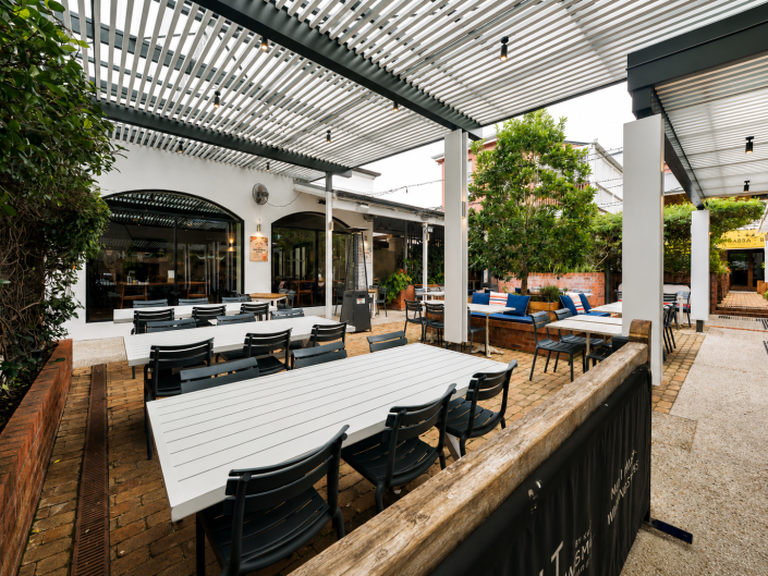 Norman Hotel Garden 1